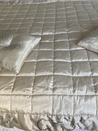 Cream bed throw - cream,